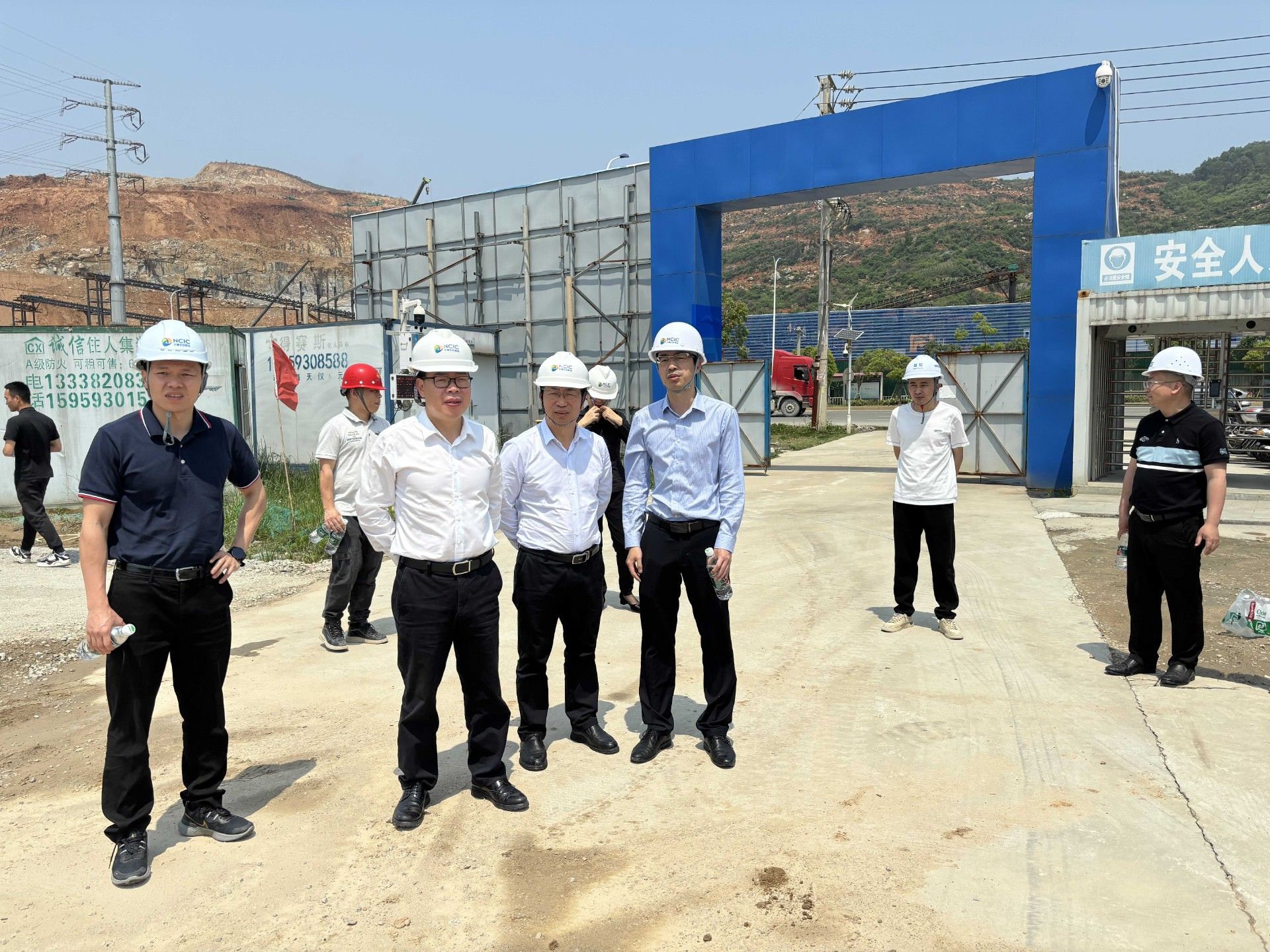市交投集團領(lǐng)導深入市交投項目開(kāi)展五一節前安全檢查，賴(lài)海瀾拍攝1_new.jpg